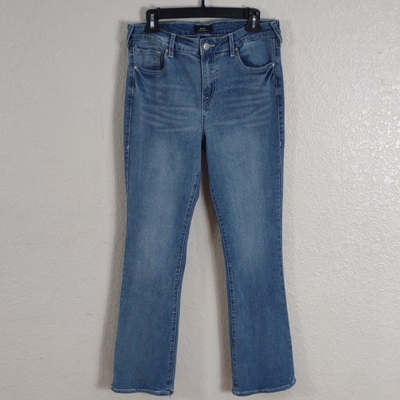 True Religion Becca Mid Rise Bootcut, Size 31. - Picture 3 of 17